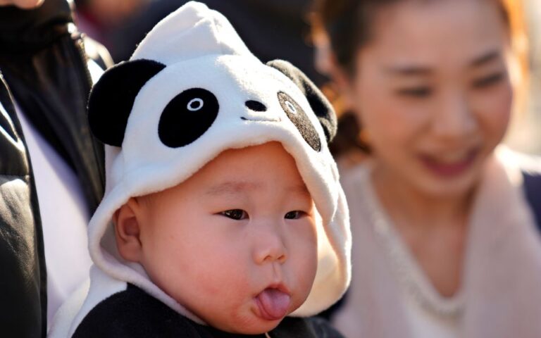 Βαθαίνει η δημογραφική κρίση στην Ιαπωνία – Σε ιστορικό χαμηλό η γεννητικότητα