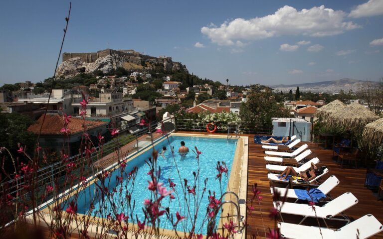 Τουρισμός: Αυξήθηκε κατά 20% η τιμή διανυκτέρευσης στα ξενοδοχεία της Αθήνας