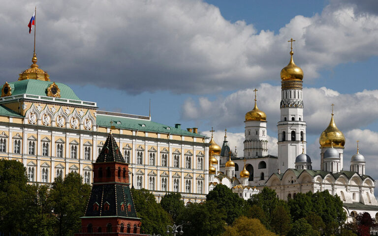 «Εκτακτος» φόρος Πούτιν στους ολιγάρχες για να συγκεντρώσει 300 δισ. ρούβλια