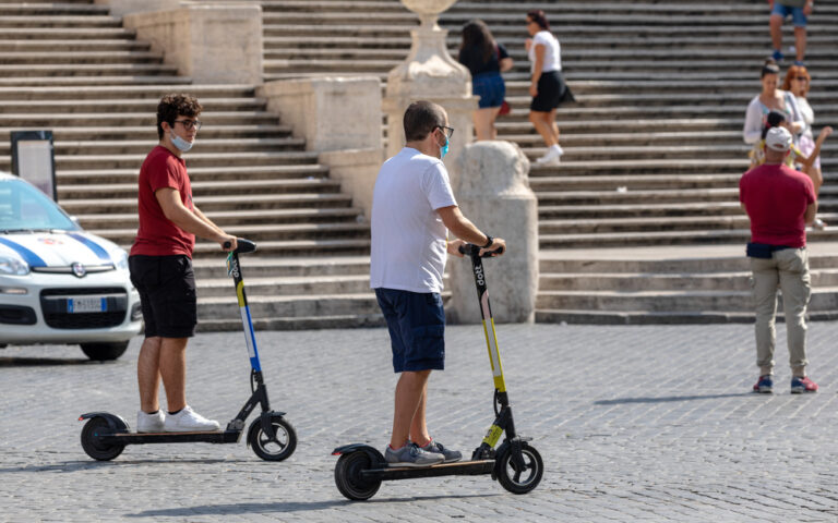 Ιταλία: Σχέδιο δράσης για την ανεξέλεγκτη χρήση των e-scooters