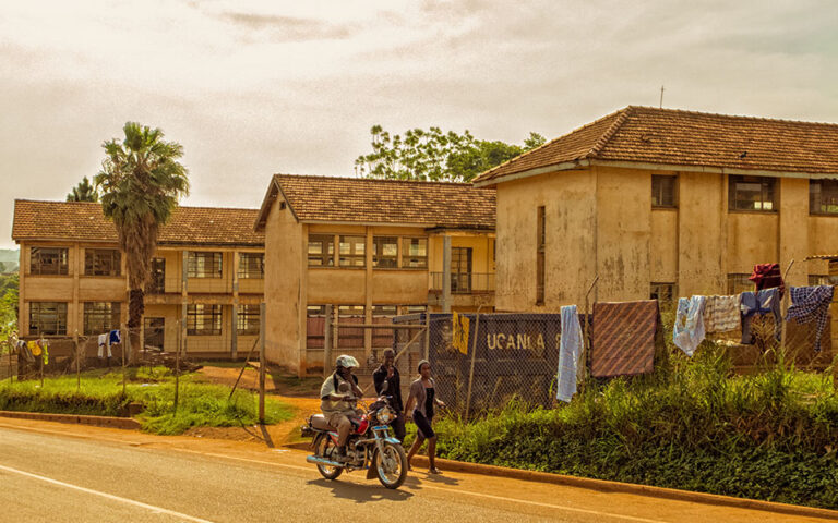 Ουγκάντα: Μαχητές του ISIS σκότωσαν 25 ανθρώπους σε σχολείο
