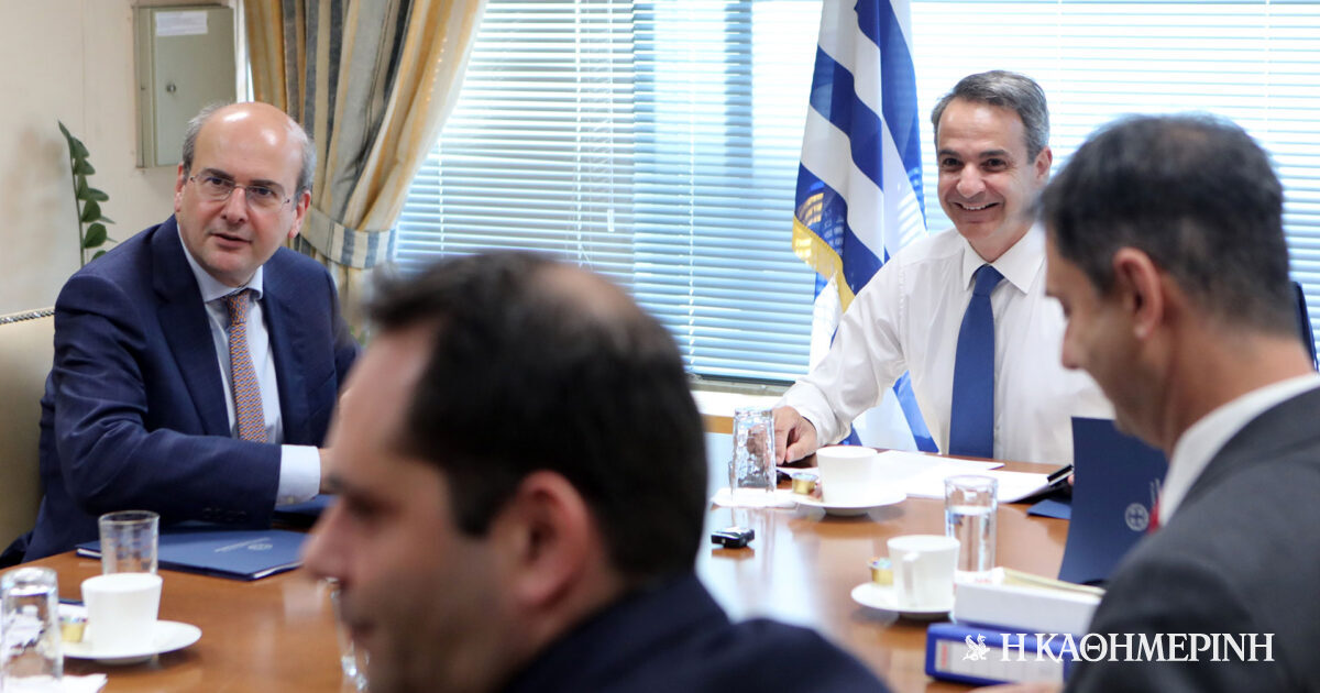 Kyriakos Mitsotakis: Visit to the Ministry of Finance