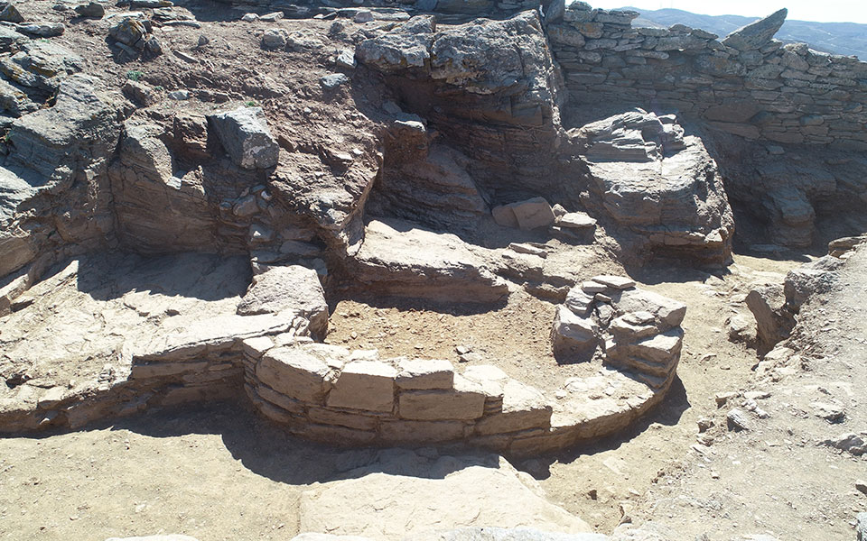 Κύθνος: Σημαντικά ευρήματα έφεραν στο φως οι ανασκαφές στο Βρυόκαστρο (εικόνες)-1