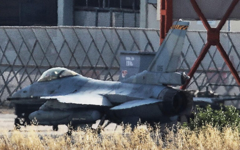 Εφτασε στην Τανάγρα το πρωτότυπο F-16 Viper