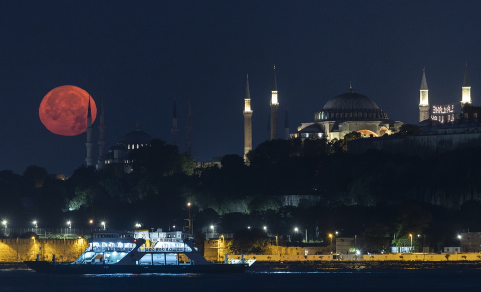Υπερπανσέληνος Ιουλίου: Νυχτερινή φαντασμαγορία σε όλο τον κόσμο από το «Φεγγάρι του Ελαφιού»-8
