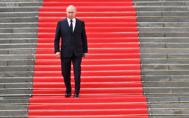 Ξεθωριάζει ο μύθος του άτρωτου Βλαντιμίρ Πούτιν