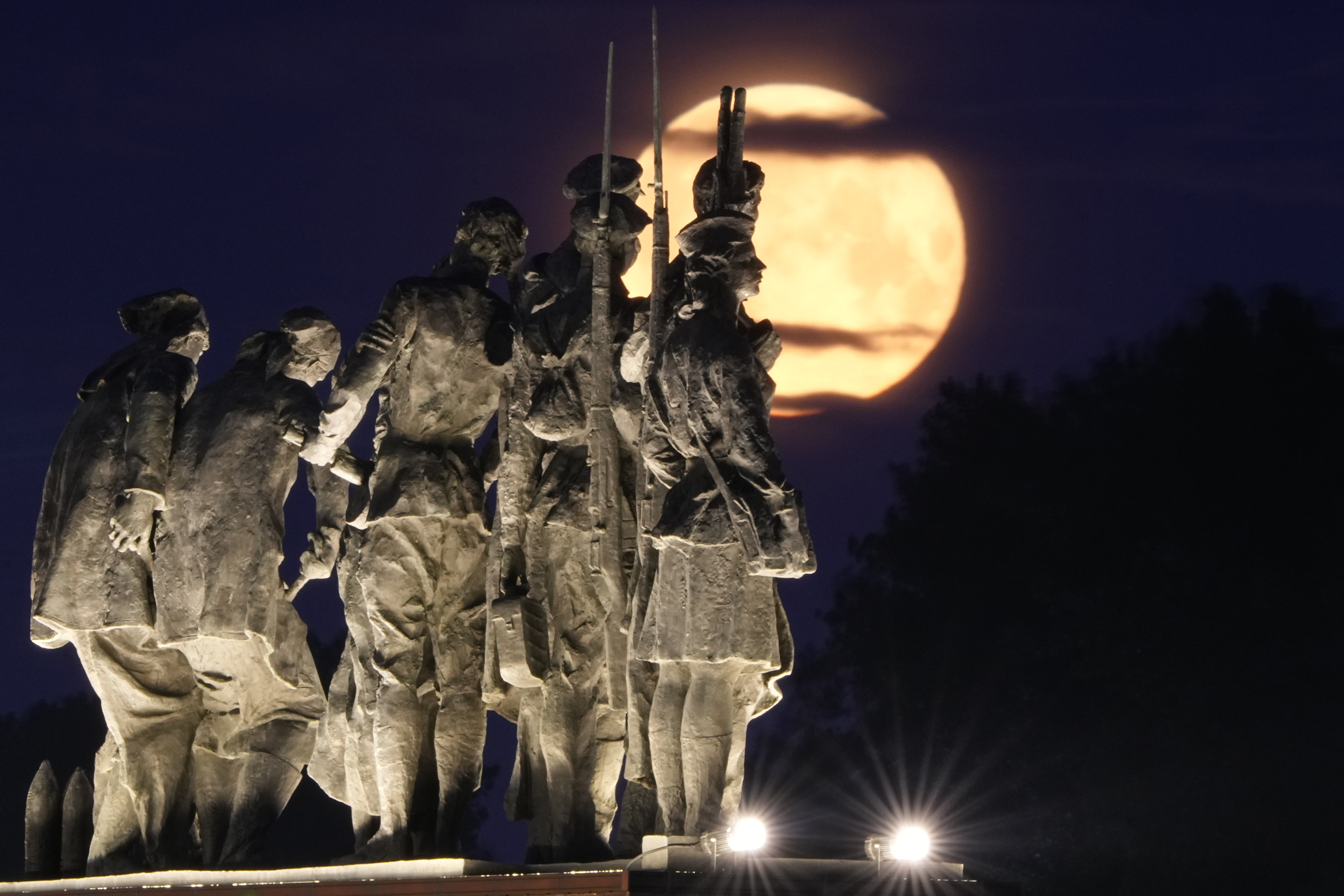 Υπερπανσέληνος Ιουλίου: Νυχτερινή φαντασμαγορία σε όλο τον κόσμο από το «Φεγγάρι του Ελαφιού»-5