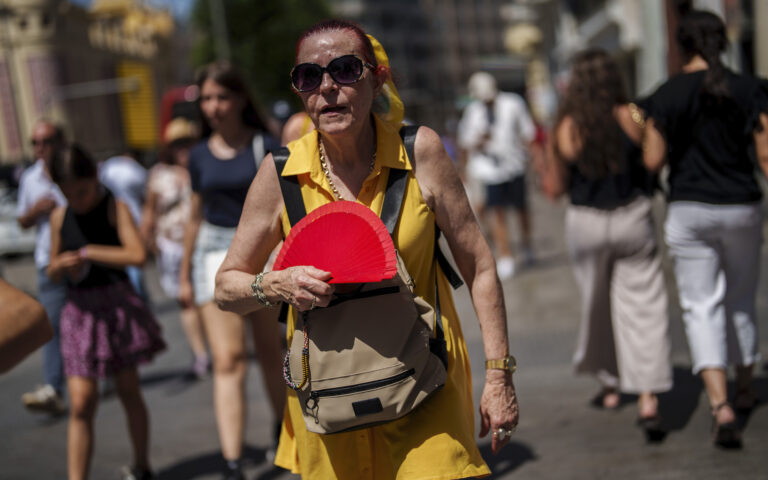 Ισπανία: Καύσωνας πλήττει τη χώρα – Θερμοκρασίες άνω των 44 βαθμών στα νότια