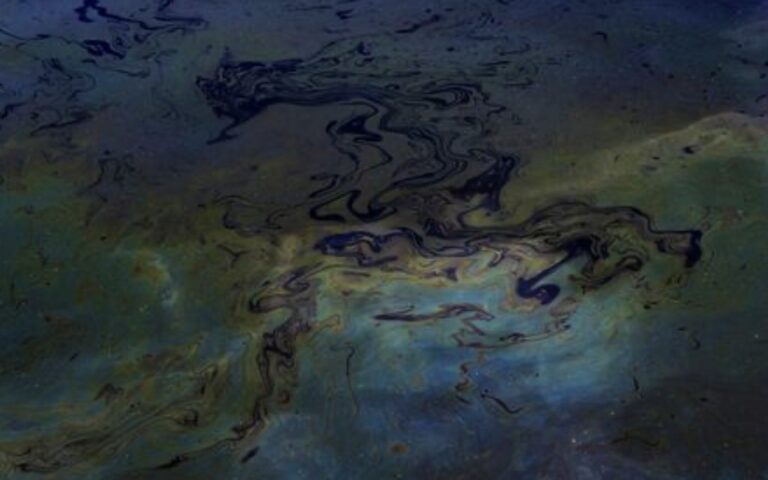 ΜΚΟ καταγγέλλουν τεράστια διαρροή πετρελαίου στον Κόλπο του Μεξικού