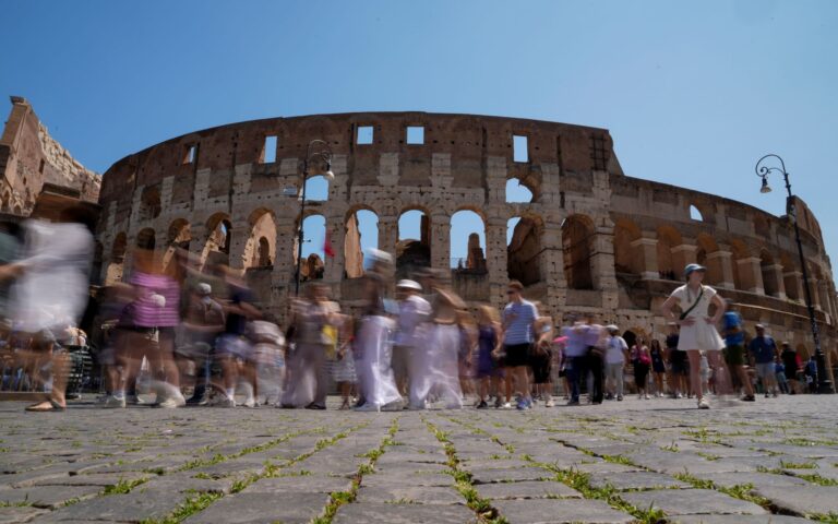 Πρόστιμο 18.000 στον τουρίστα που χάραξε το Κολοσσαίο: «Δεν ήξερα ότι ήταν αρχαίο μνημείο»