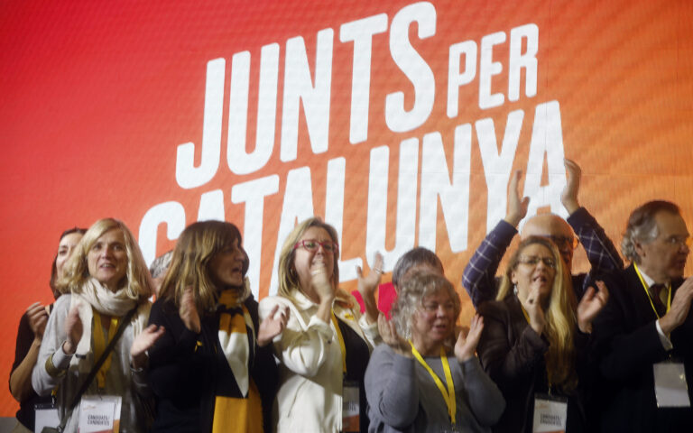 Εκλογές στην Ισπανία: Το σκληρό «πόκερ» των αυτονομιστών με τον Σάντσεθ