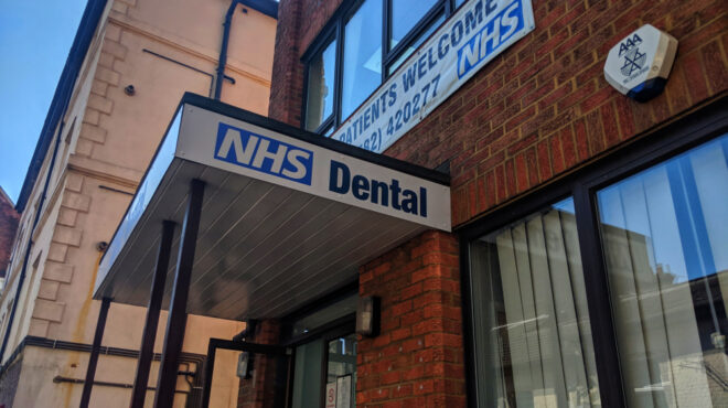 βρετανία-οδοντιατρική-κρίση-πολί-562521052