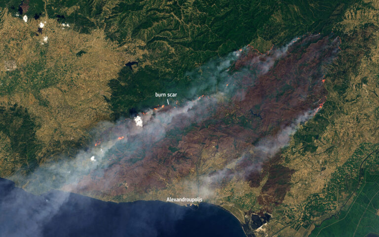 Οι δορυφορικές εικόνες «μαρτυρούν» το μέγεθος της καταστροφής