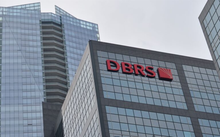 Tι περιμένει ο DBRS για να δώσει στην Ελλάδα επενδυτική βαθμίδα