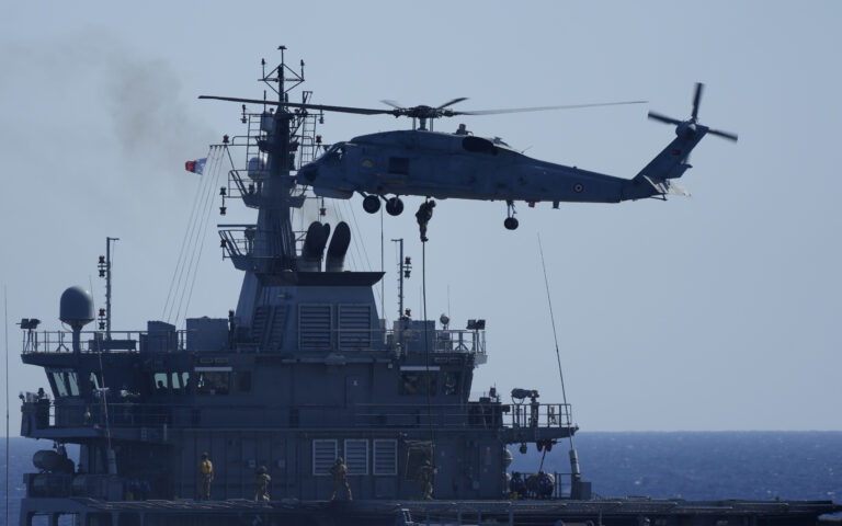 Τζέιμς Σταυρίδης: Η Ρωσία ρισκάρει πόλεμο με το ΝΑΤΟ στη Μαύρη Θάλασσα