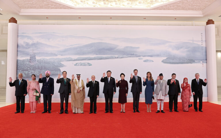 Σι Τζινπίνγκ: Η Κίνα είναι πρόθυμη να συνεργαστεί με τη Ν. Κορέα