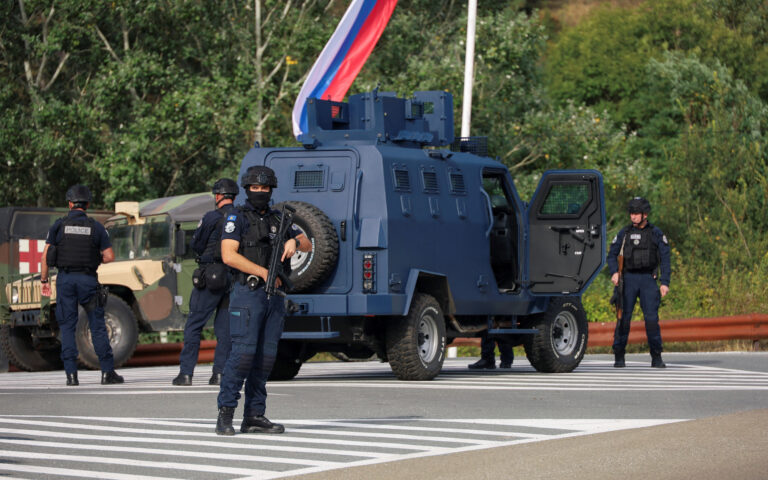 Κόσοβο: Ενοπλοι έχουν περικυκλωθεί από την αστυνομία σε μοναστήρι, λέει ο Κούρτι
