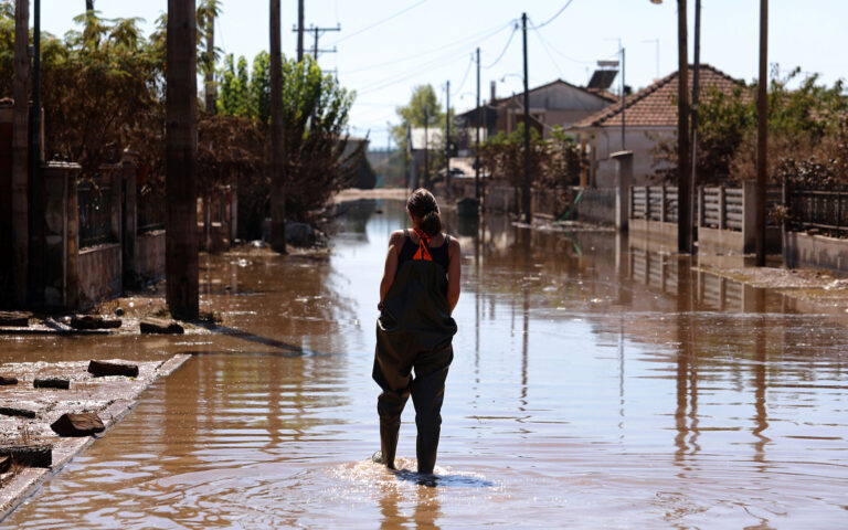 Πλημμύρες: «Παγώνουν» έως το τέλος του 2023 οι δόσεις δανείων