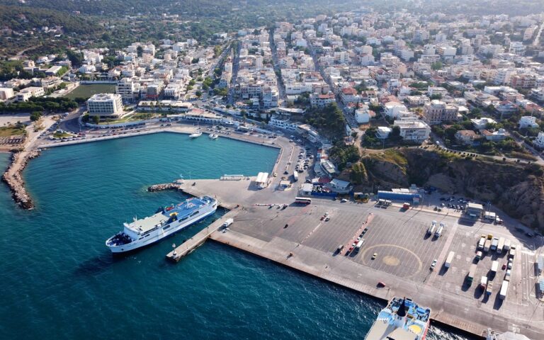 «Μπλεγμένες άγκυρες» στα ελληνικά λιμάνια: Ανεπαρκείς υποδομές, διαδικασίες που δεν τηρούνται