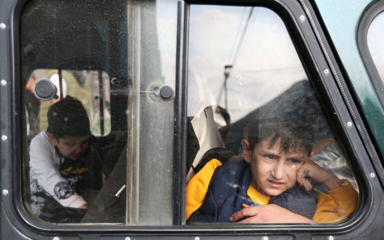 Πιο ισχυρή η Τουρκία στον Καύκασο: Εξοδος χιλιάδων προσφύγων από το Ναγκόρνο-Καραμπάχ