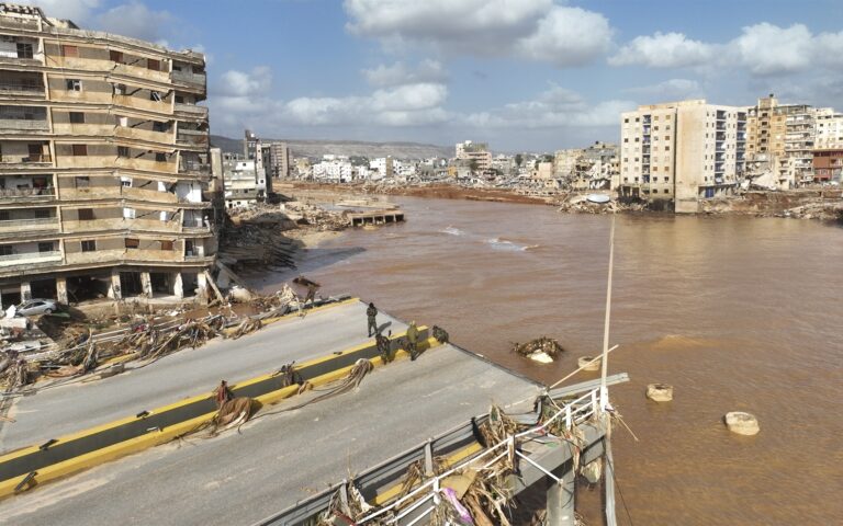 Πλημμύρες στη Λιβύη: Υγρό νεκροταφείο η Ντέρνα