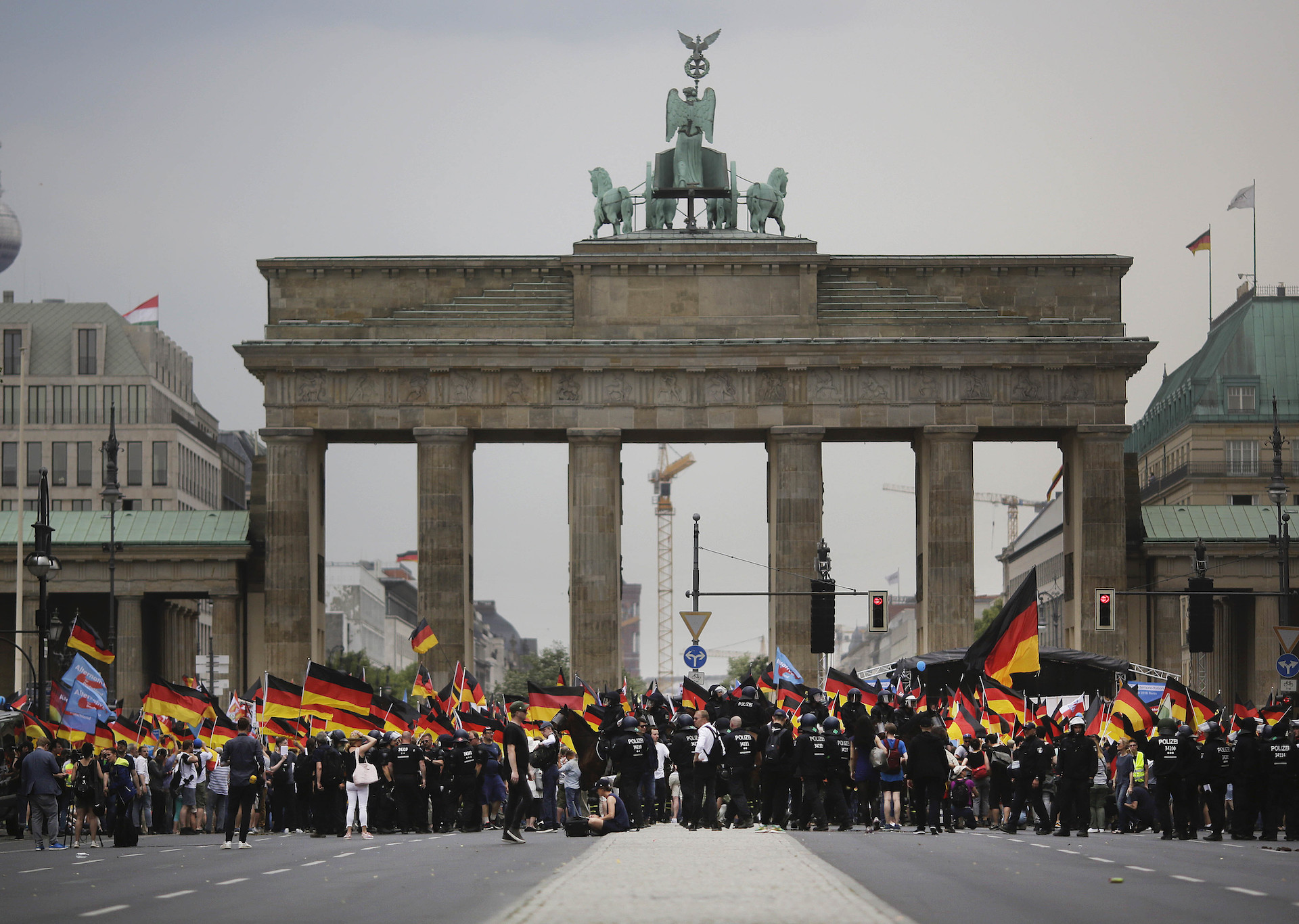 Η Γερμανία μεταξύ ακροδεξιάς στροφής και «μεταναστευτικής δυστοπίας»-1