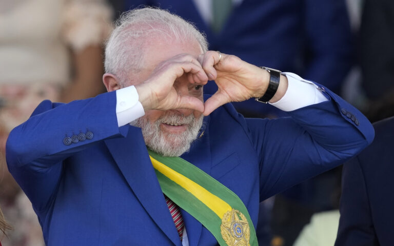 Bραζιλία: Ανασκευάζει ο Λούλα για το ενδεχόμενο σύλληψης του Πούτιν