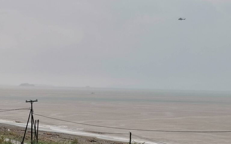 Ελικόπτερο – Βόρεια Εύβοια: Πετούσε χαμηλά, κοντά στη θάλασσα, αναφέρει μάρτυρας