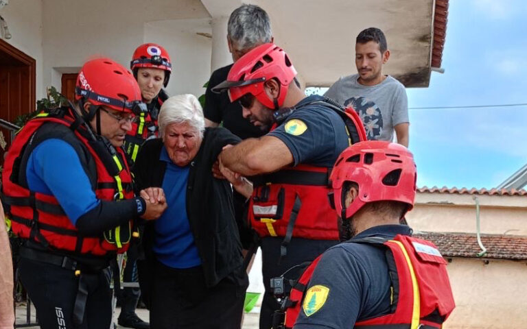 23 μέρες στην πρώτη γραμμή: Εθελοντές από τα πύρινα μέτωπα της Δαδιάς στις πλημμύρες της Θεσσαλίας