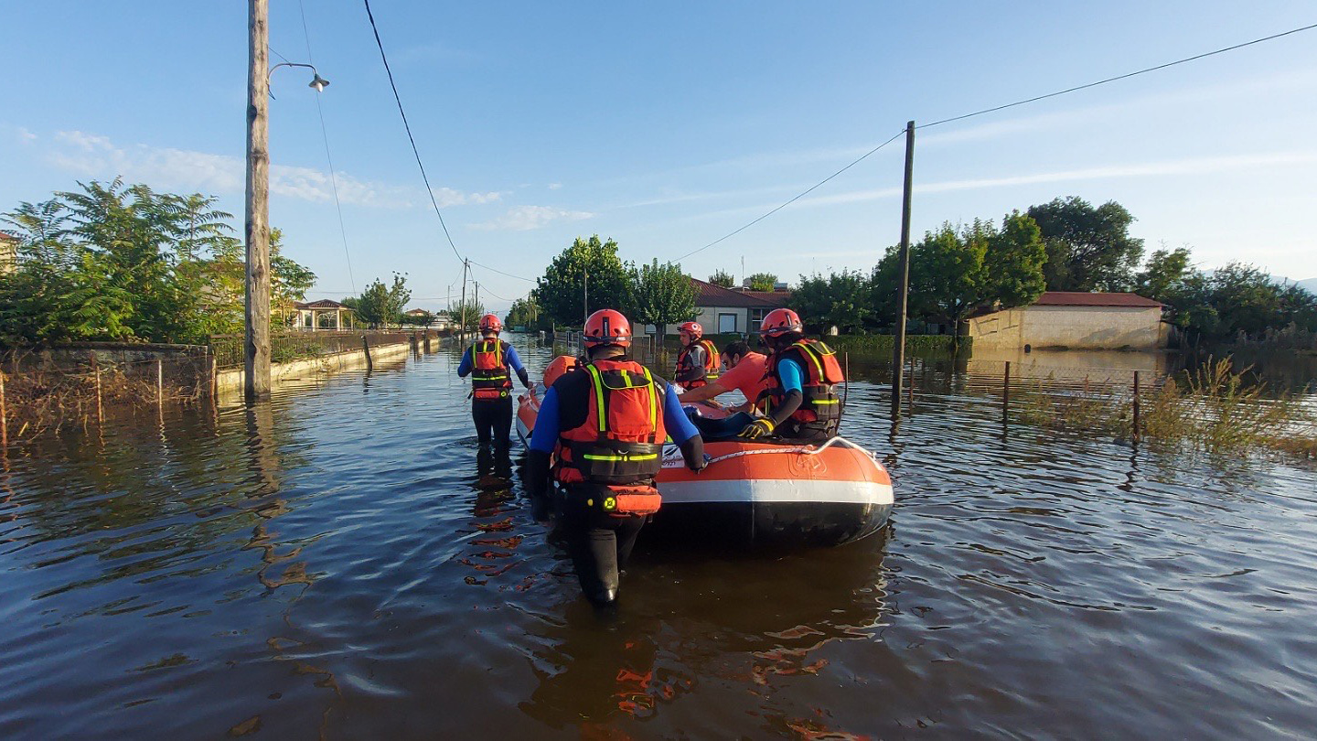 23 μέρες στην πρώτη γραμμή: Εθελοντές από τα πύρινα μέτωπα της Δαδιάς στις πλημμύρες της Θεσσαλίας-4