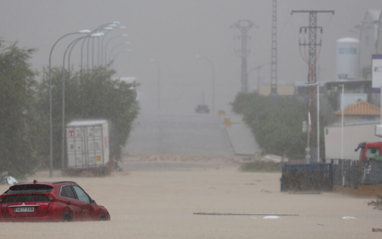 Ισπανία: Ενας νεκρός και δύο αγνοούμενοι από τις καταρρακτώδεις βροχές