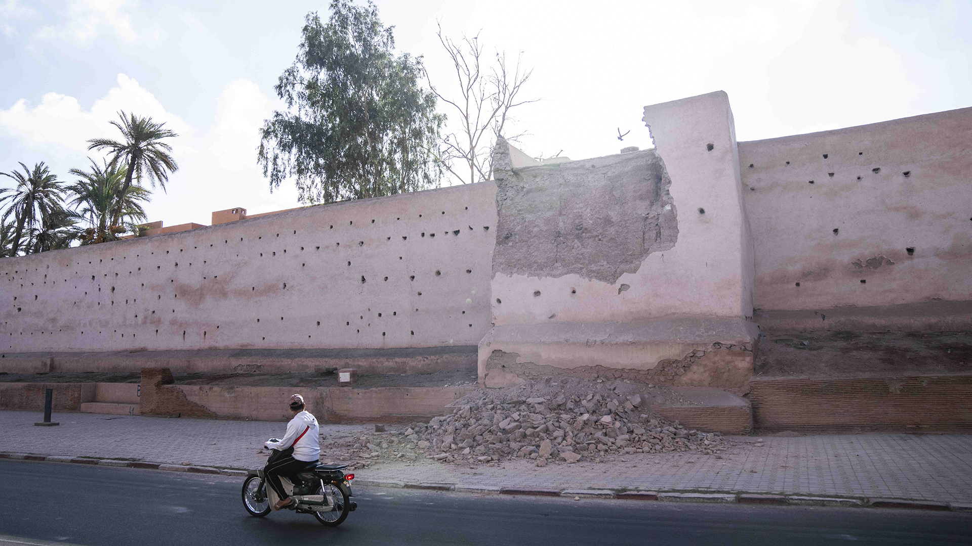Σεισμός στο Μαρόκο: Μάχη με τον χρόνο για τον εντοπισμό αγνοουμένων – Στους 2.100 οι νεκροί-2
