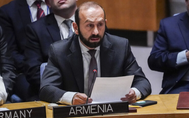 Η Αρμενία κατήγγειλε το Αζερμπαϊτζάν για «εθνοκάθαρση και μαζικές θηριωδίες»