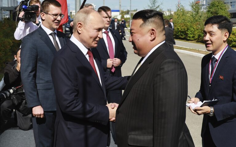 Πούτιν και Κιμ, μια συμμαχία στο ημίφως