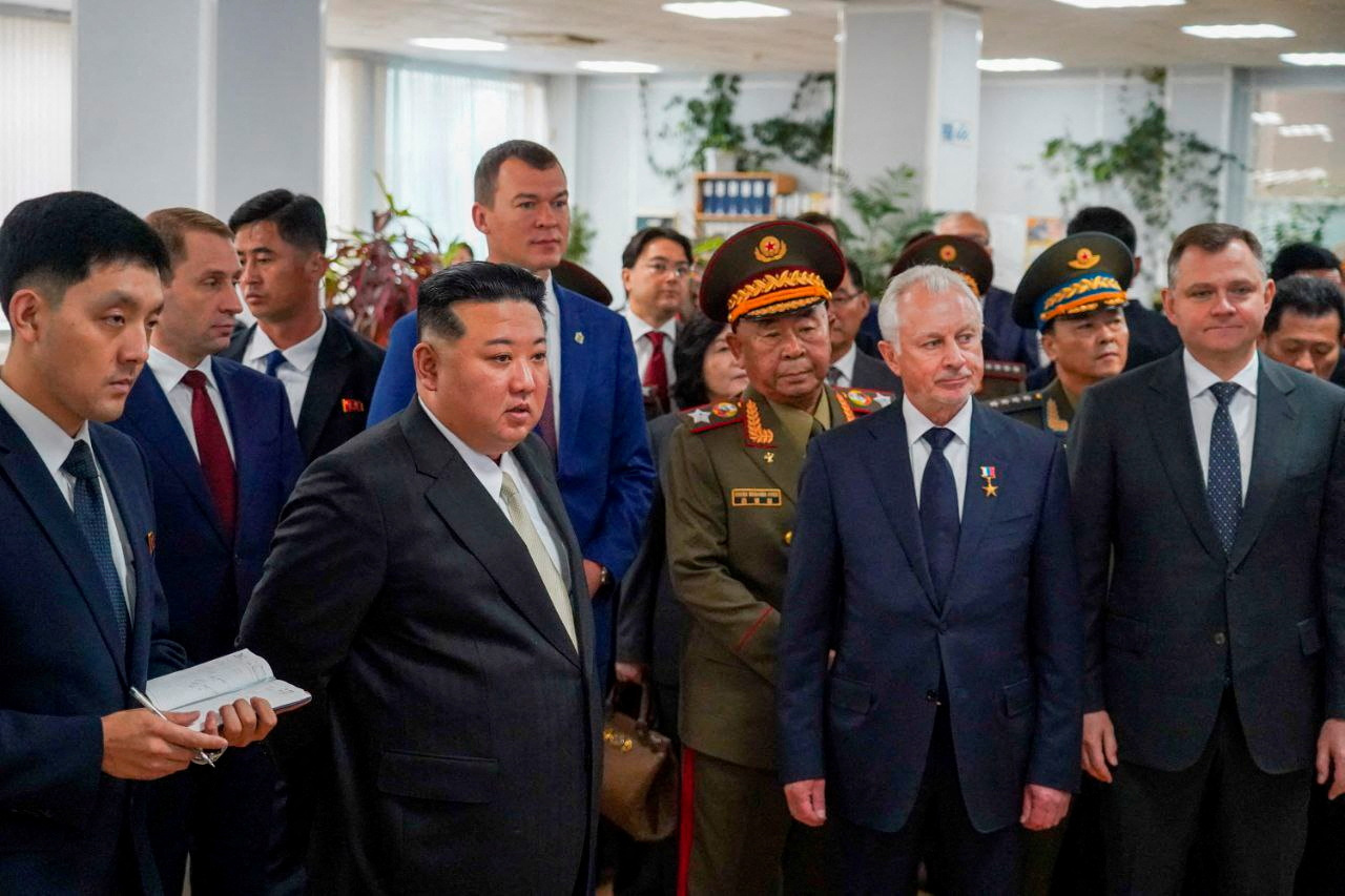 Αεροναυτικό εργοστάσιο της Ρωσίας επισκέπτεται ο Κιμ Γιονγκ Ουν-1
