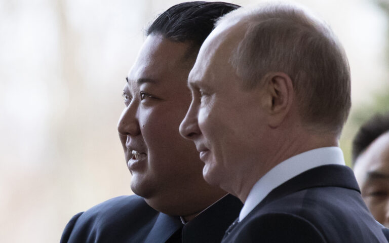 Τι θέλει ο Πούτιν από τη Βόρεια Κορέα και τι είναι έτοιμος να δώσει σε αντάλλαγμα