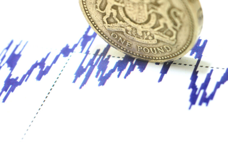 Βρετανία: Για πρώτη φορά οι αυξήσεις των μισθών ξεπερνούν τον πληθωρισμό