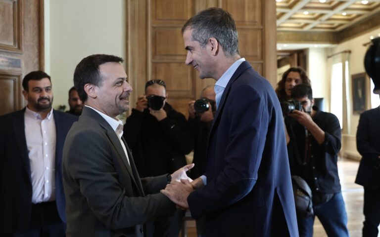 Πρώτο τετ α τετ Δούκα – Μπακογιάννη μετά τις εκλογές, στο δημαρχείο της Αθήνας