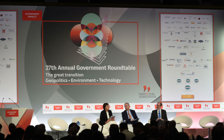 Συνέδριο Economist: Χρειαζόμαστε την τεχνητή νοημοσύνη για να αντιμετωπίσουμε τις προκλήσεις του 21ου αιώνα