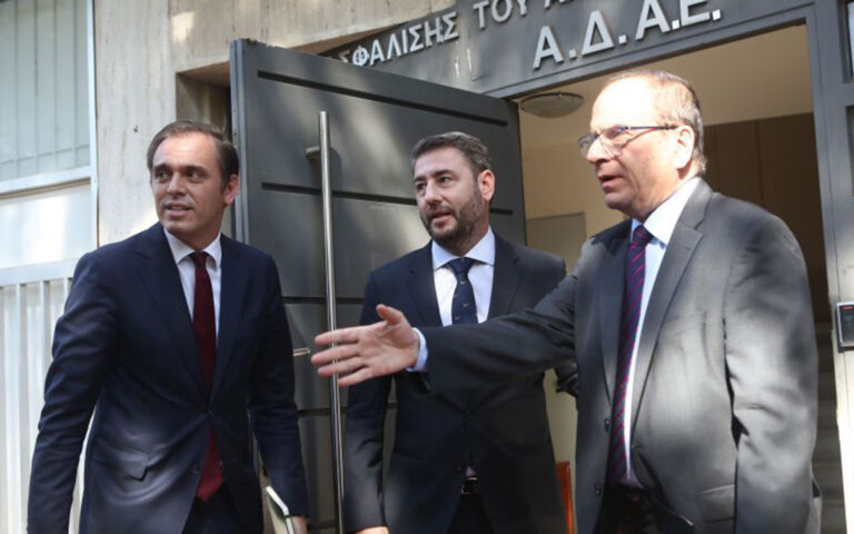 Ανδρουλάκης μετά τη συνάντηση με Ράμμο: «Ζούμε την παρακμή του κράτους δικαίου στον βωμό της συγκάλυψης»