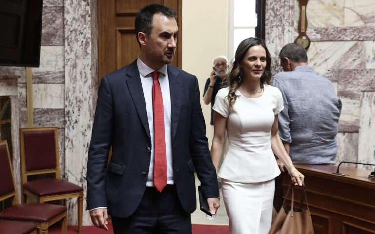 ΣΥΡΙΖΑ: Aχτσιόγλου, Χαρίτσης, Ηλιόπουλος ζητούν άμεση συνεδρίαση της Πολιτικής Γραμματείας