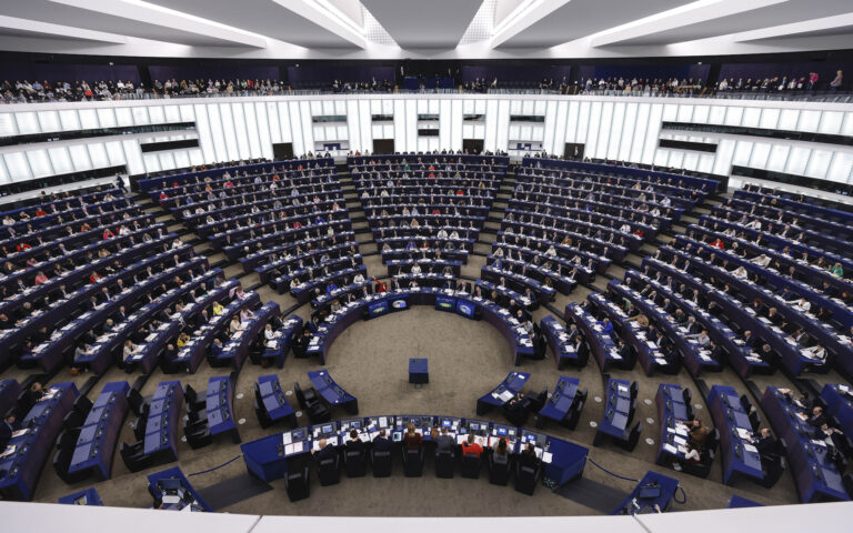 Ευρωκοινοβούλιο: Πιέσεις να αυξηθεί ο κοινοτικός προϋπολογισμός κατά 6,3 δισ. το 2024