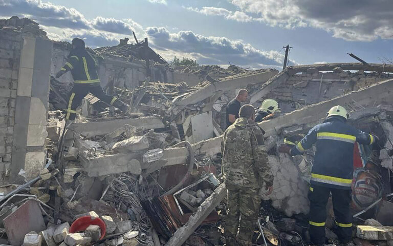 Xάρκοβο: Οι Ρώσοι βομβάρδισαν κατάστημα – Τουλάχιστον 51 νεκροί