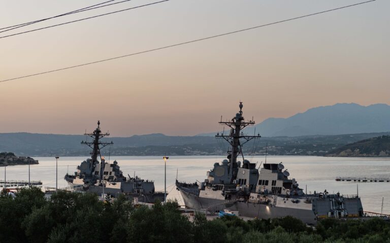 Στη Σούδα για ανεφοδιασμό τα αντιτορπιλικά USS Roosevelt και USS Thomas Hudner