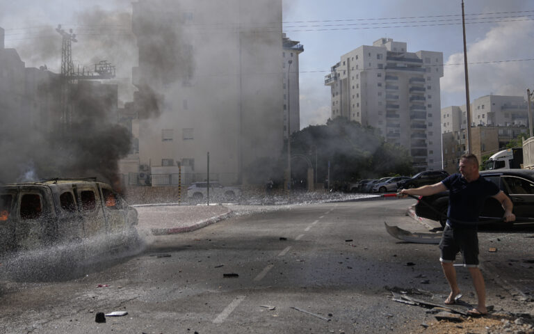 Νόαμ Κατς: Ανευ προηγουμένου διασυνοριακή και πυραυλική επίθεση στο Ισραήλ από τη Γάζα