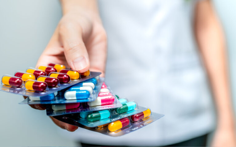 ΠΟΥ για αντιβιοτικά:  Η υπερκατανάλωση μπορεί να οδηγήσει σε 10 εκατομμύρια θανάτους έως το 2050