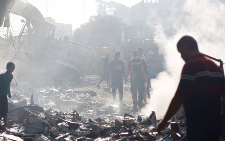 Κλιμακώνονται οι συγκρούσεις στη Γάζα – Στη Μέση Ανατολή ο επικεφαλής του ΟΗΕ για τα ανθρώπινα δικαιώματα