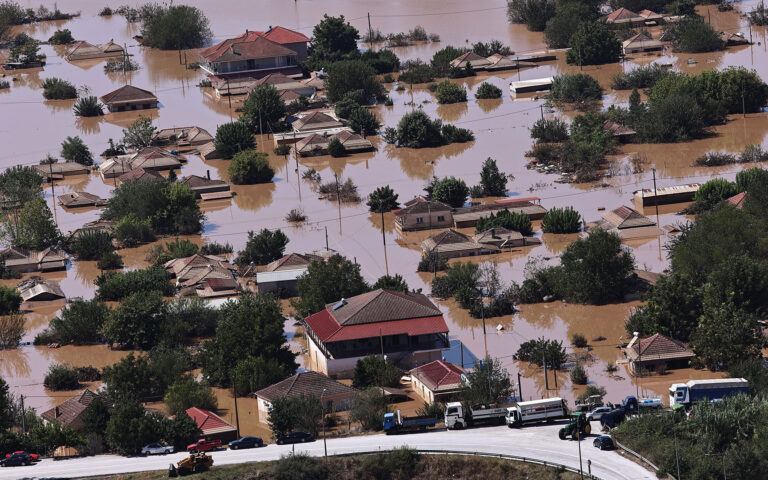 Θεσσαλία: Πλημμυροπαθείς στο Βλοχό ζητούν γη για μετεγκατάσταση