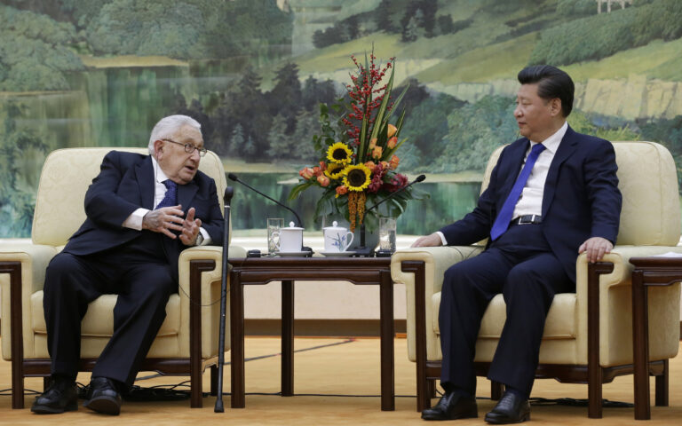 Γιατί στην Κίνα «θρηνούν» τον Κίσινγκερ