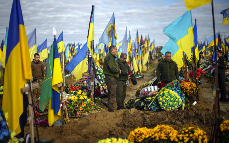 «Τουλάχιστον 30.000 οι νεκροί Ουκρανοί στρατιώτες»